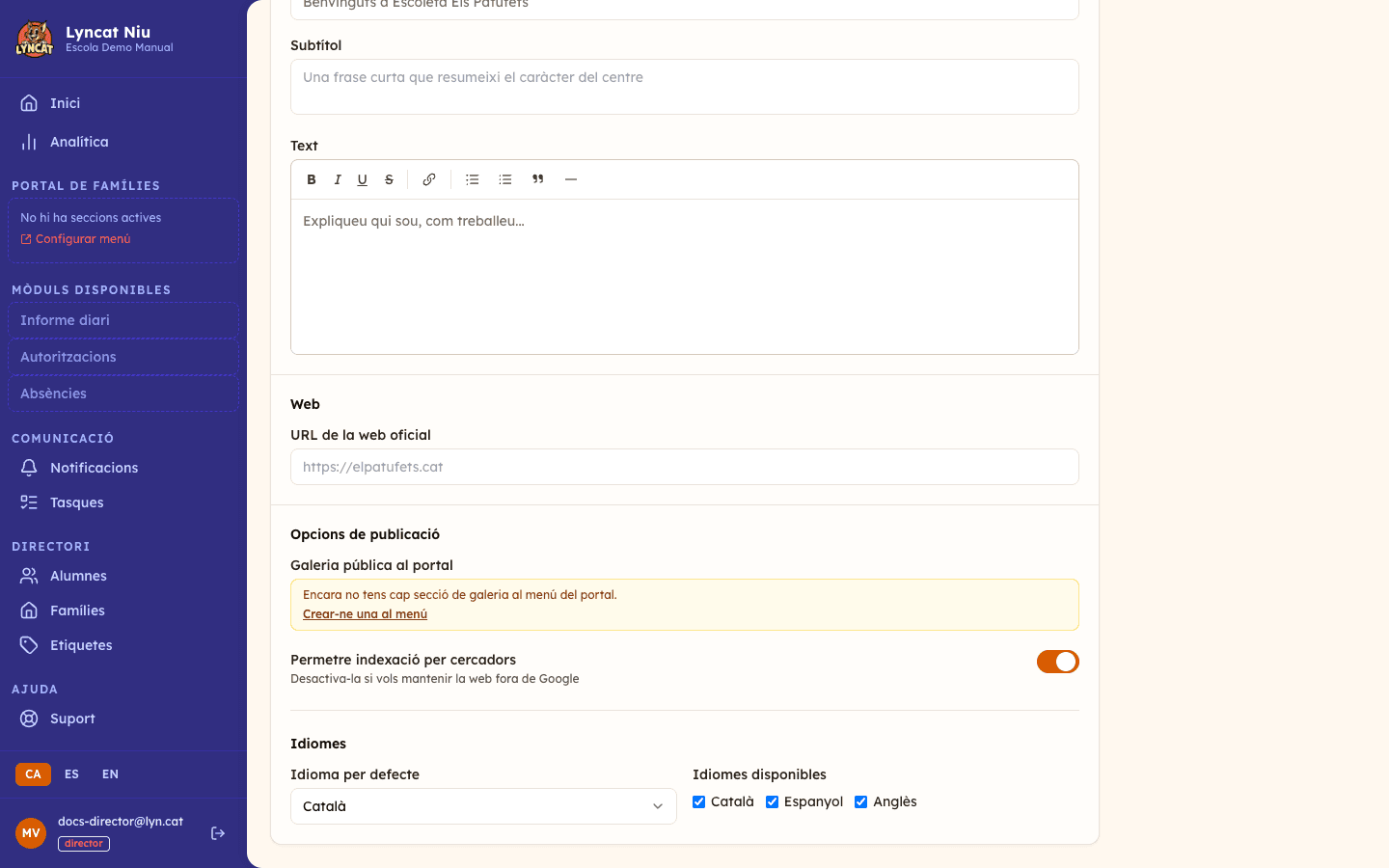 Secció Idiomes a Web pública, amb el selector d'idioma per defecte (Català) i els checkboxes dels idiomes disponibles. Vista del director.
