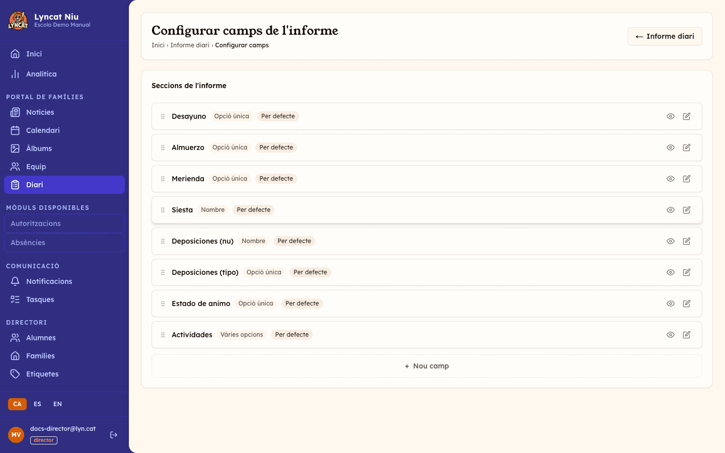 Pantalla Configurar camps de l'informe, amb la llista de camps i el botó Nou camp, vista del director