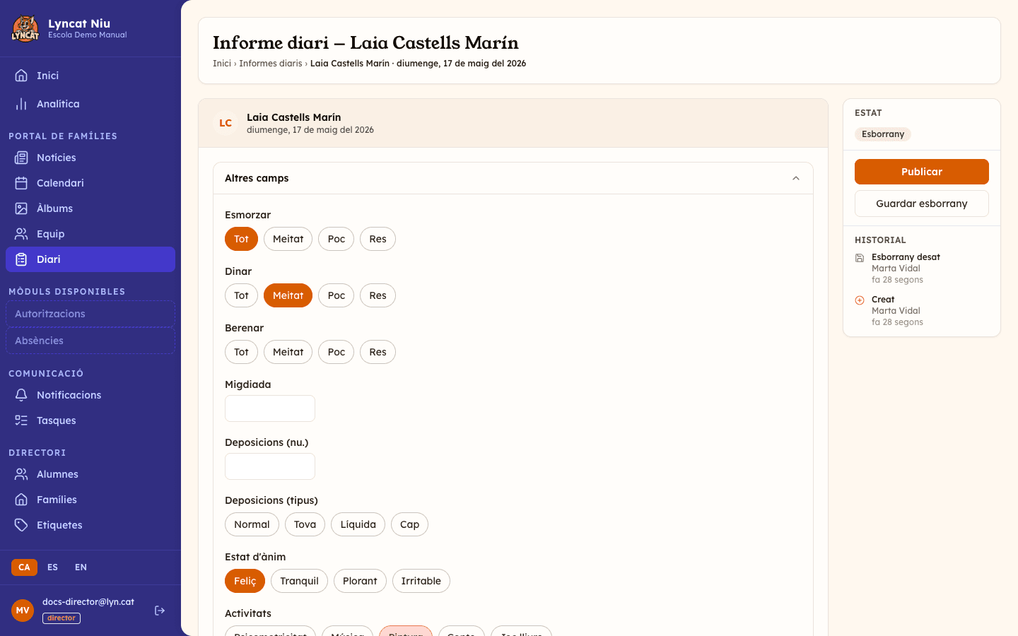 Editor del part diari d'una alumna amb àpats, estat d'ànim i activitats omplerts, vista del director